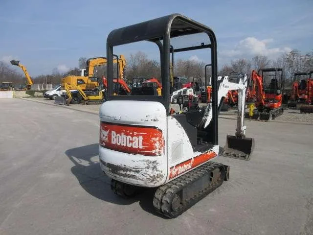 BOBCAT 320 + 3 GODETS – Mini Pelle 1.5T – Image 7
