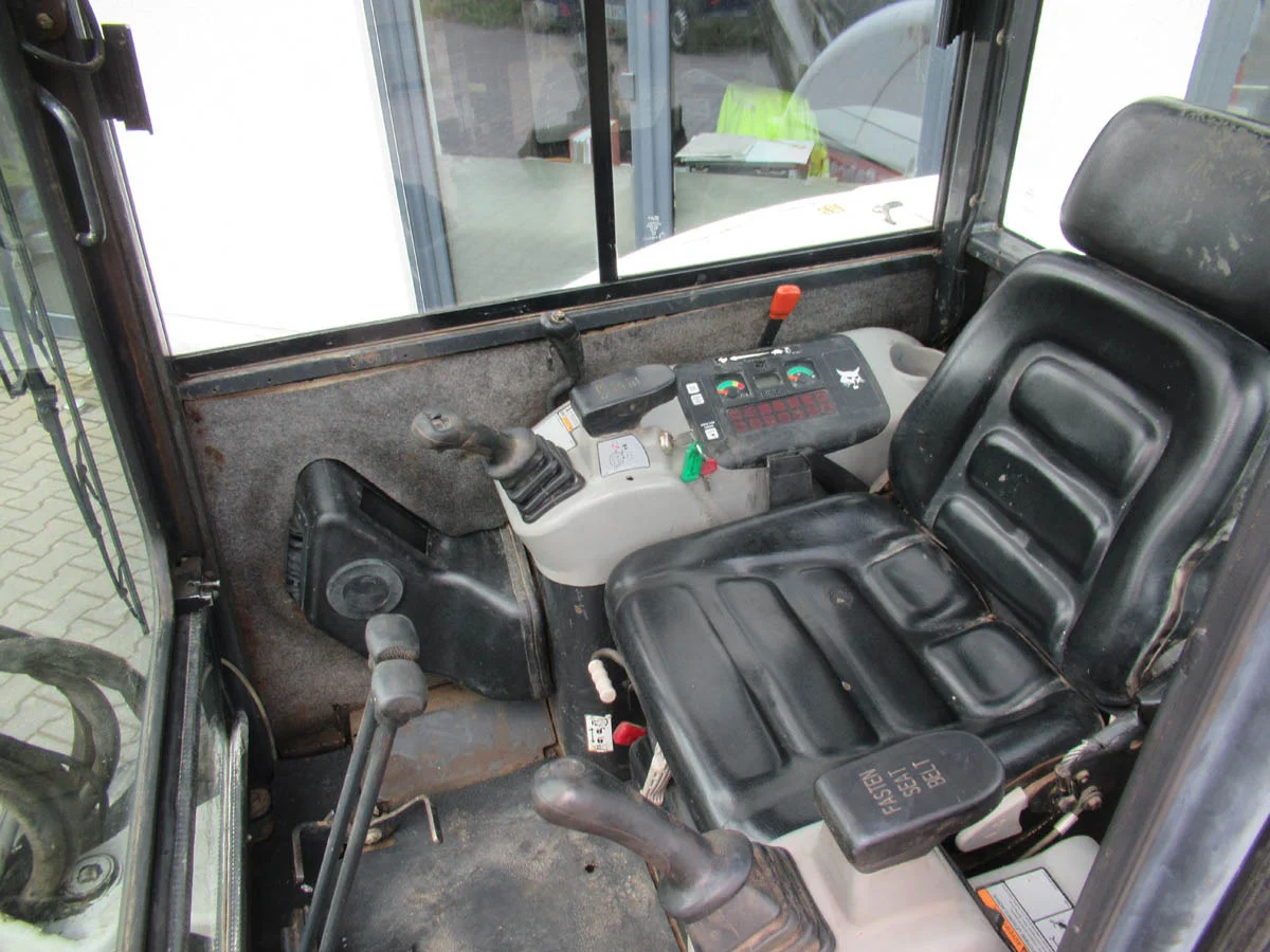 BOBCAT X334 + 3 GODETS – Mini Pelle 3,4T – Image 7