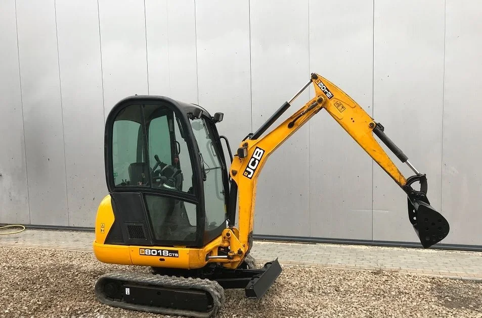 JCB 8018 CTS + 3 GODETS – Mini Pelle 1,9T – Image 8