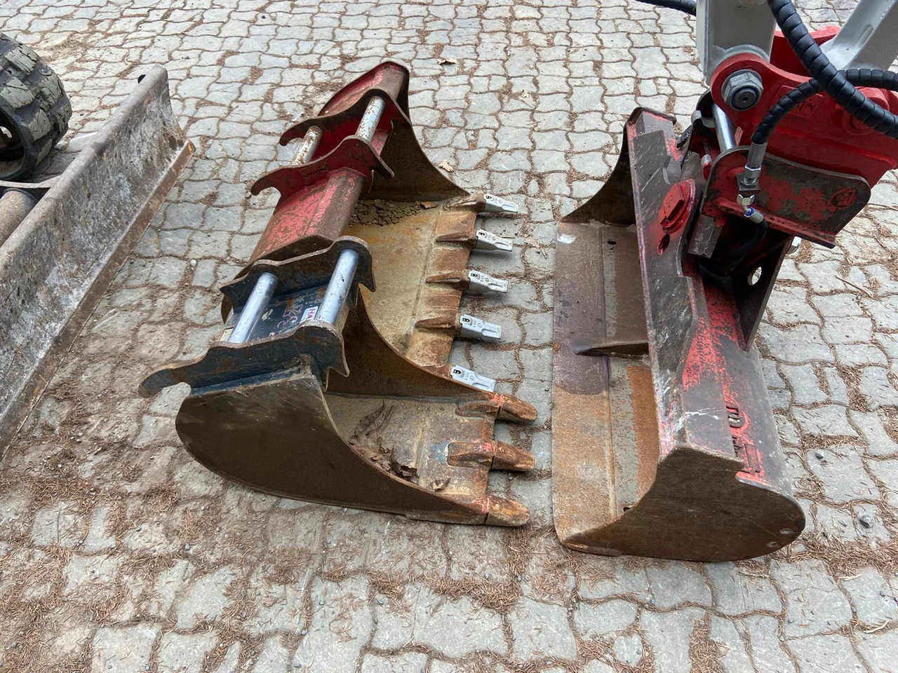 TAKEUCHI TB23R + 3 GODETS – Mini Pelle 2,5T – Image 7