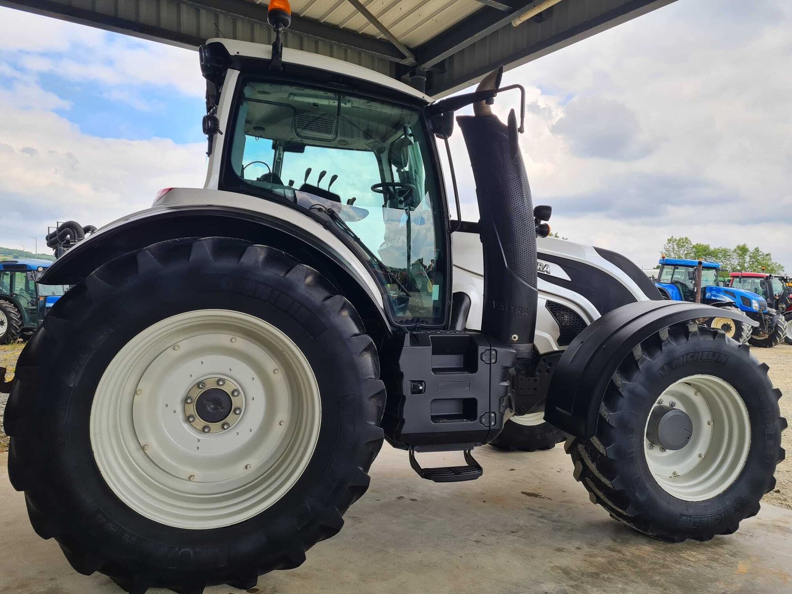 VALTRA T174 ACTIVE – Image 9