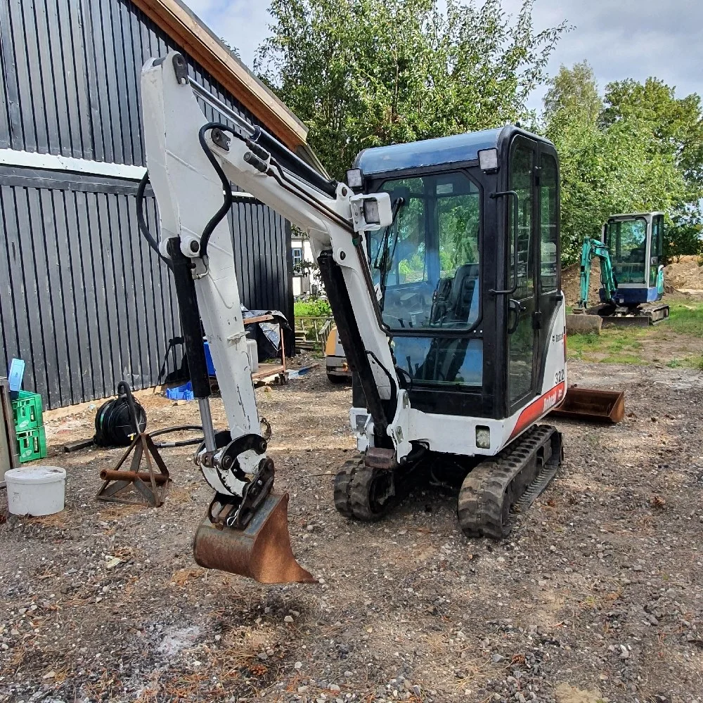 BOBCAT 322G + 3 GODETS – Mini Pelle 1,6T – Image 9