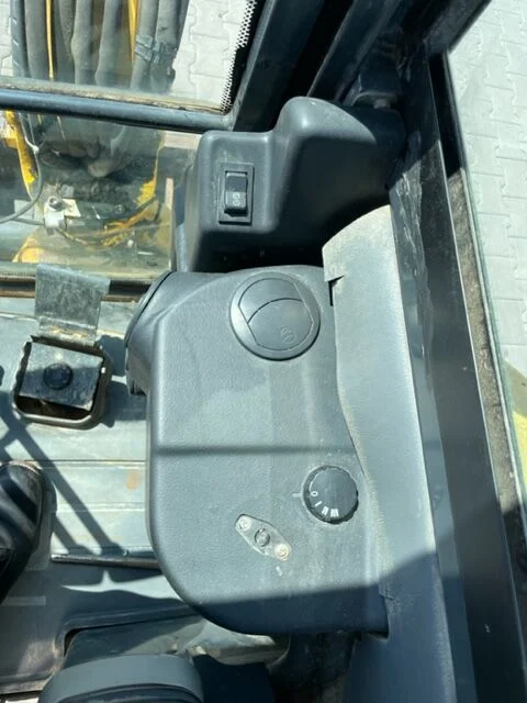 KOMATSU PC18MR-3 + 3 GODETS – Mini Pelle 1,9T – Image 9