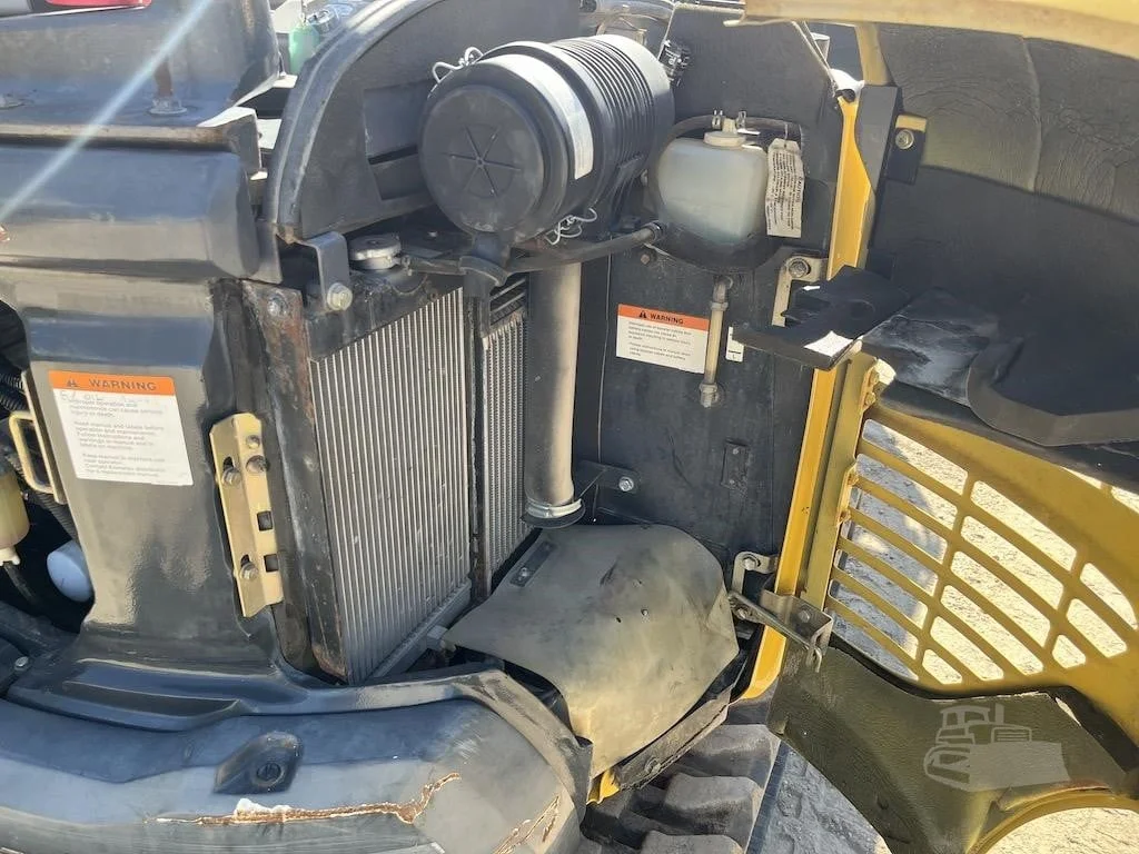 KOMATSU PC27MR-2 + 4 GODETS – Mini Pelle 3T – Image 9