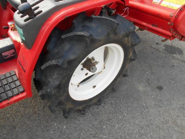 Tracteur Yanmar d'occasion de 14 chevaux – Image 8